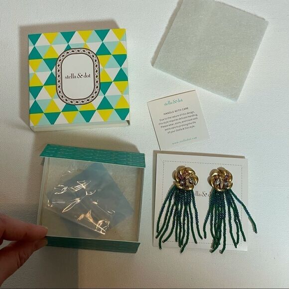 Stella & Dot Liliann convertible tassel stud earrings NWT and Box - Picture 4 of 9